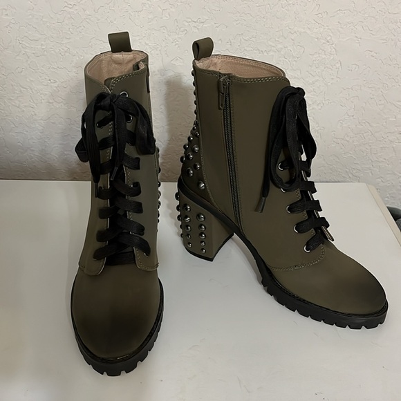 Chinese Laundry Women’s Studded Army Green Combat Boots Grunge Streetwear Size 8 - Picture 3 of 15
